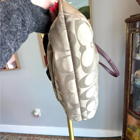 Coach Tan Shoulder Bag with Signature Design - Never Used - Picture 6 of 15